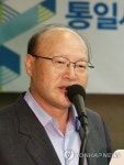 인사말하는 정일용 단장