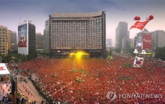 서울시청앞 더플라자, 월드컵 맞아 어게인2002