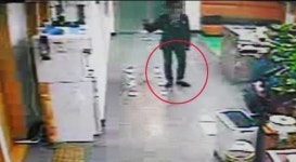 화장실 좀 지구대 찾아온 절도범 팔자걸음에 딱 걸렸네