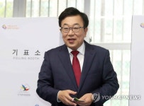 투표하는 서병수 후보