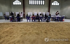 씨름장에서 소중한 한 표