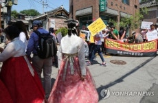 관광객 몸살 북촌한옥마을에 관광허용시간 도입 추진