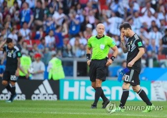 [월드컵] 무승부에 아쉬워하는 메시