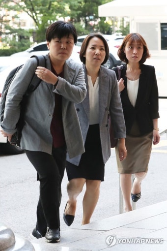 법원, 안희정 재판 공개하기로…피해자 증인신문 등은 비공개