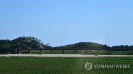 버스에서 바라본 북측 철로