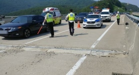 부울고속도로 교각 이음쇠 돌출…차량 32대 타이어 파손