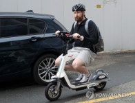 차·자전거 이어 벨기에에 전동스쿠터 쉐어링 서비스 등장