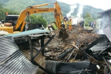 장수 한 주택 화재로 붕괴…건축 자재에 깔린 주민 사망