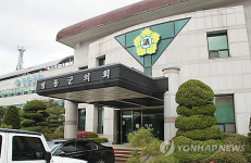 영동군의회 전반기 의장에 윤석진 의원 선출