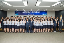 이제 정식 은행원 광주은행 신입 행원 40명 입행식