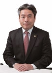 제8대 안산시의회 의장에 김동규 의원