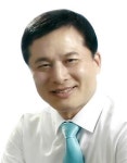 전남도의회 의장에 이용재 의원…3차 투표 접전 끝에 선출