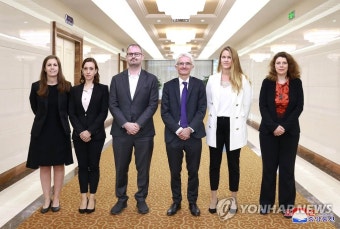 유엔 인도지원 사무차장 평양 도착