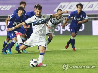 동점골 넣는 무고사
