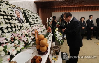 조문하는 정대철