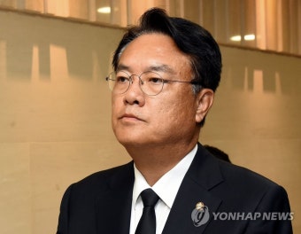 고 노회찬 의원 빈소 찾은 정진석 의원