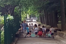 차에서 자고 유치원은 야외수업…폭염 속 정전 아파트들(종합)