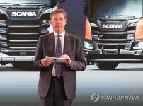 인사말 하는 카이 파름 스카니아코리아 대표이사