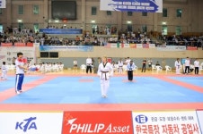 파란 눈 여든 할머니의 태권도 사랑…광주태권아카데미 참가