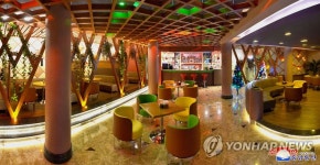 북한 평양대동강수산물식당