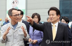 한진중 영도조선소 찾은 정동영 대표