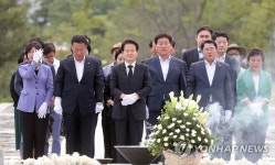 예정에 없던 봉하행