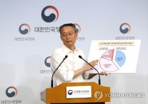 백운규 월 200~400kWh 사용 가구 전기료 부담 크게 줄 것