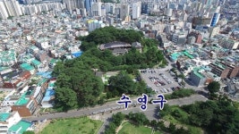 부산 좌수영성지 아래 조선시대 성벽 추정 구조물 발견