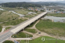 남북 합작품 고성 합축교