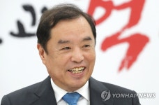 밝은 표정의 김병준 위원장