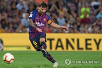 메시, 라리가 개막전서 멀티골 폭발…팀은 3-0 완승