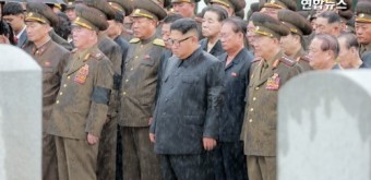 [영상] 북 김정은 위원장, 김영춘 전 인민무력부장 영결식 참석