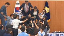 양천구의회 본회의에서 몸싸움…폭행죄로 의장 검찰에 고소