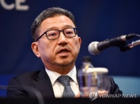 답변하는 허준 메드트로닉코리아 대표