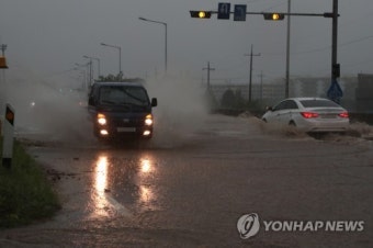'물폭탄' 쏟아진 경기북부 곳곳 침수…10곳 도로통제