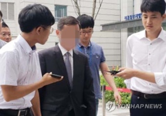 '채용비리' 신한은행 전 간부 4명 영장심사 출석…묵묵부답