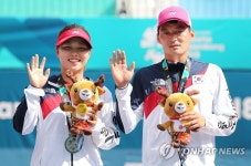 은메달 획득한 김기성과 문혜경