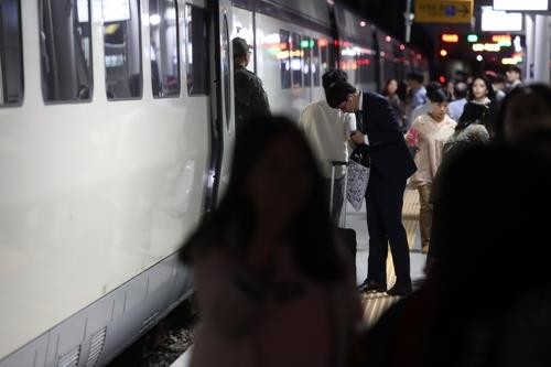 서울 신림선 샛강역 전동 휠체어 추락사고, 장애인 A씨 부상 입고 전열차 운행 중단 및 재개