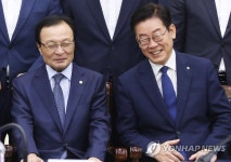 화기애애한 이해찬-이재명