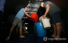 폭우에 또 물바다 된 제주 복합체육관