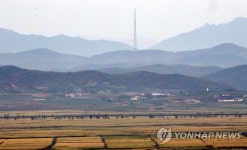 철탑 너머가 개성 평화로운 북녘