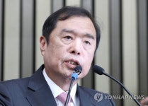 긴급 의원총회에서 발언하는 김병준