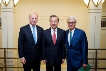 中왕이, 美외교협회장에 