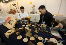 다양한 종류의 솟대 작품