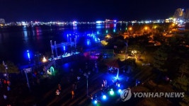 빛으로 가득한 청초호 호수공원
