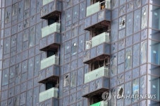 태풍 때 초고층 해운대 엘시티 유리창 수백장 와장창