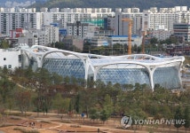 임시 개방 하루 앞둔 축구장 70배 서울식물원
