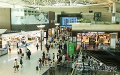 인천공항 상주직원 통로 밀반입 여전…올해 적발만 6건
