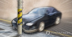 화천서 이정표 기둥 들이받은 30대 운전자 숨져