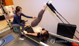필라테스로 몸매를 가꾸세요
